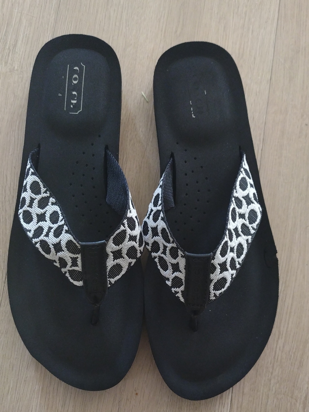 Coach Black and White Patterned Women's Flip Flops